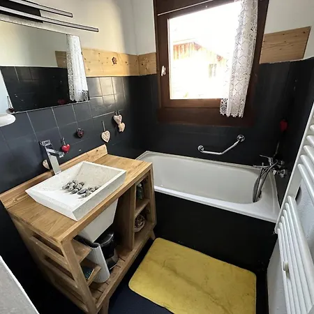 Le Royal - T3 Dans Le Centre De Mae-2721